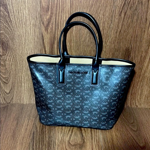 🔥🔥🔥Michael Kors Jodie Small Logo Jacquard Tote Bag🔥🔥🔥 - Picture 1 of 16